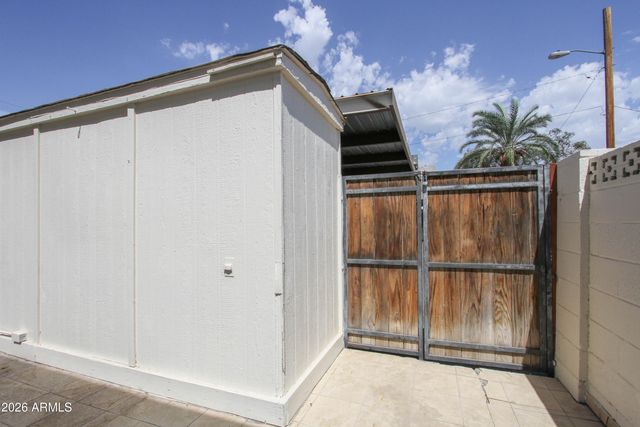 6538 N 43RD Avenue, Glendale, AZ 85301