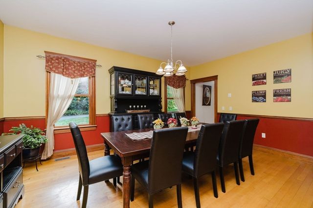 165 Andrea Ln, Taunton, MA 02780