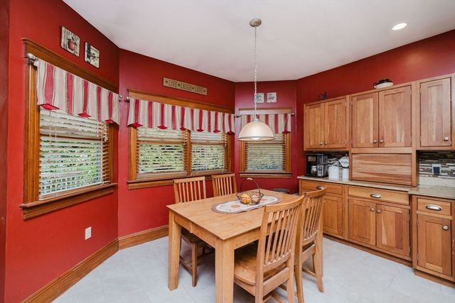 165 Andrea Ln, Taunton, MA 02780