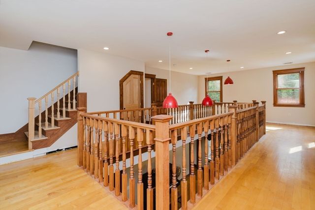 165 Andrea Ln, Taunton, MA 02780