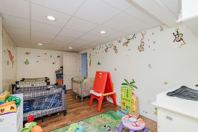 165 Andrea Ln, Taunton, MA 02780