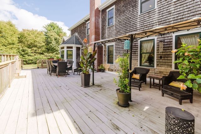 165 Andrea Ln, Taunton, MA 02780