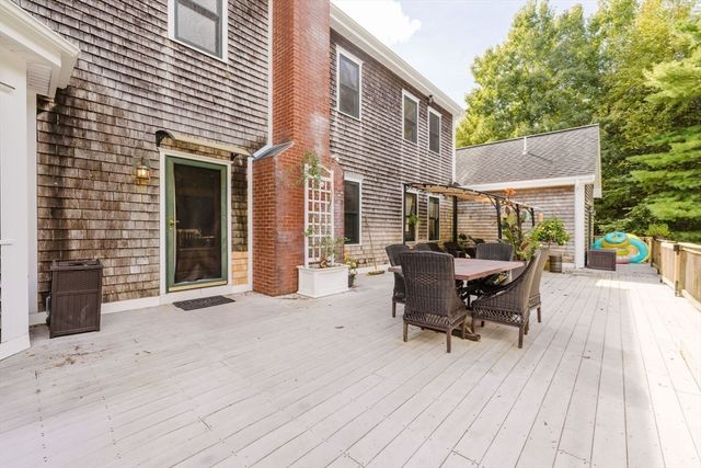 165 Andrea Ln, Taunton, MA 02780