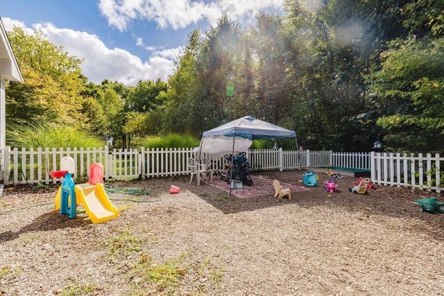 165 Andrea Ln, Taunton, MA 02780