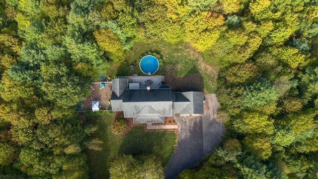 165 Andrea Ln, Taunton, MA 02780