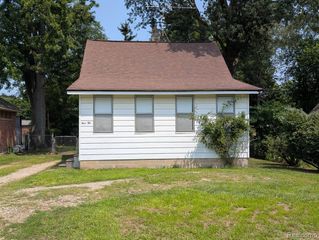 910 Michigan Street, Brighton, MI 48116