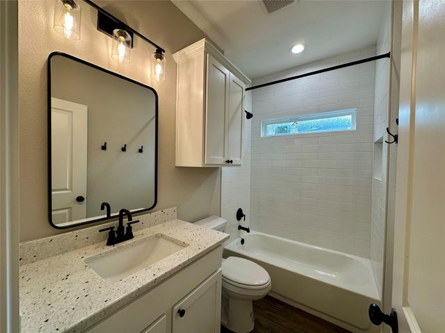 330 Shady Bluff DR, Wimberley, TX 78676