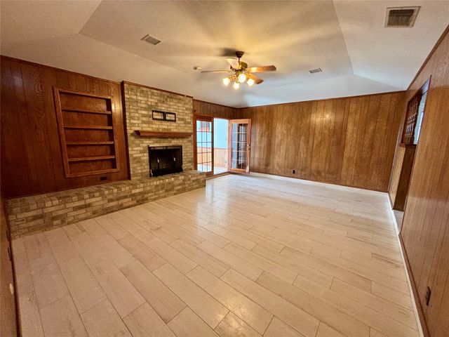 1602 Carla Avenue, Arlington, TX 76014