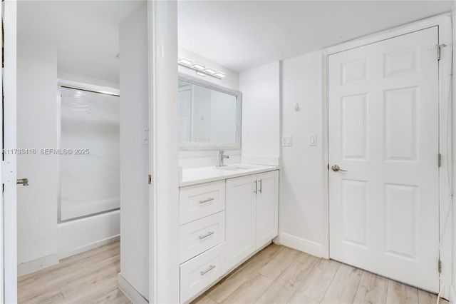 20379 W Country Club Drive 939, Miami, FL 33180