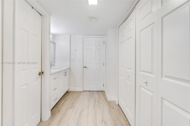 20379 W Country Club Drive 939, Miami, FL 33180