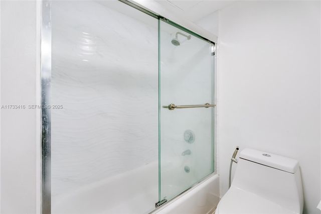 20379 W Country Club Drive 939, Miami, FL 33180