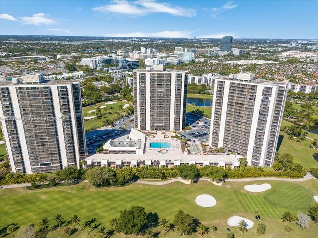 20379 W Country Club Drive 939, Miami, FL 33180