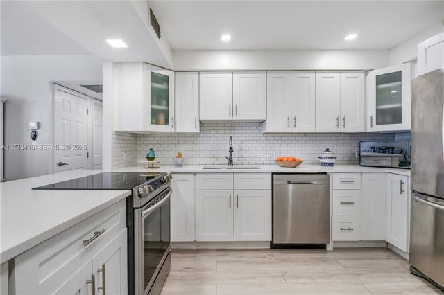 20379 W Country Club Drive 939, Miami, FL 33180