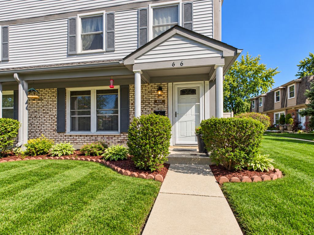 636 Newton Court 636, Schaumburg, IL 60194 — photo 2