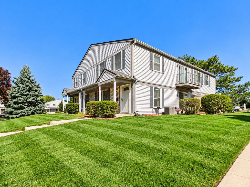 636 Newton Court 636, Schaumburg, IL 60194 — photo 4