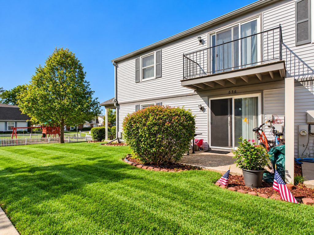 636 Newton Court 636, Schaumburg, IL 60194 — photo 5