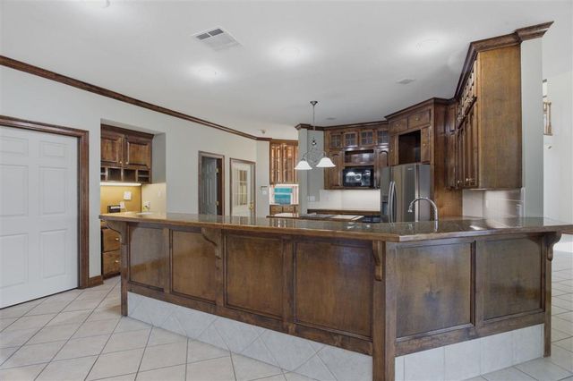 4904 Bayview Ln Lane, Lake Charles, LA 70605