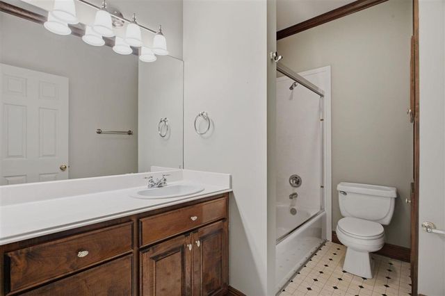4904 Bayview Ln Lane, Lake Charles, LA 70605