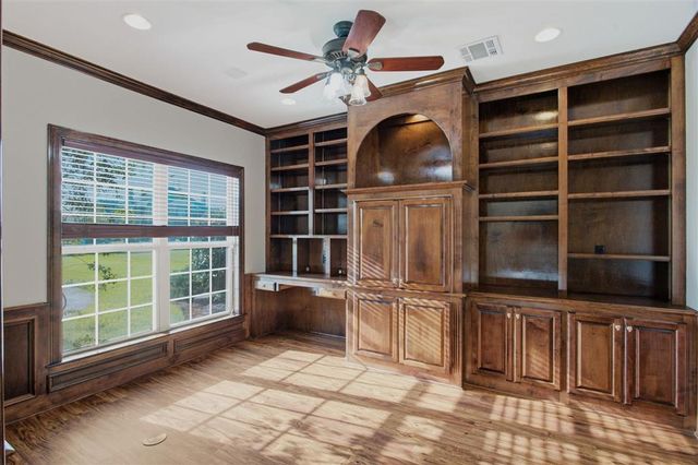 4904 Bayview Ln Lane, Lake Charles, LA 70605