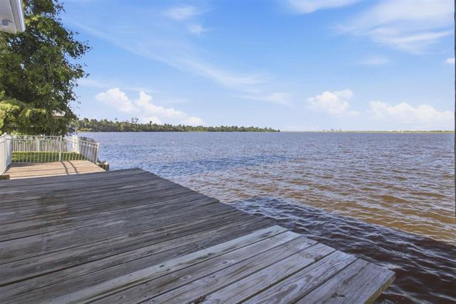 4904 Bayview Ln Lane, Lake Charles, LA 70605