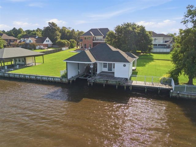 4904 Bayview Ln Lane, Lake Charles, LA 70605