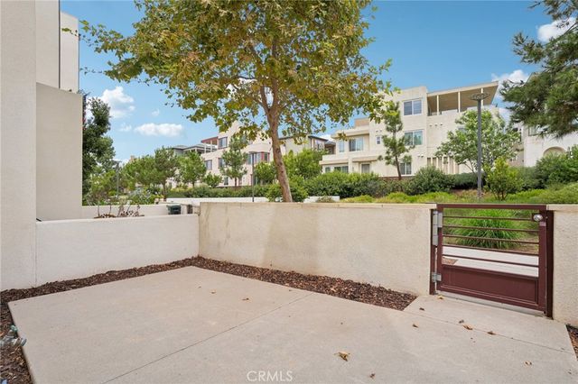 143 Frame, Irvine, CA 92618