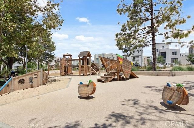 143 Frame, Irvine, CA 92618