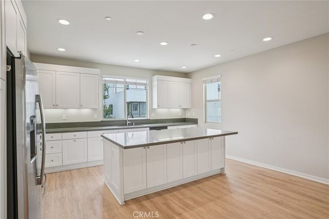 143 Frame, Irvine, CA 92618