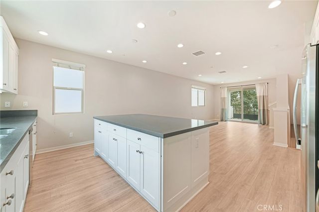 143 Frame, Irvine, CA 92618