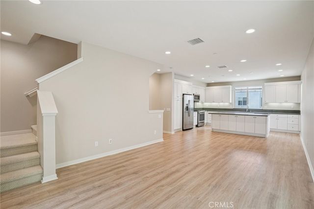 143 Frame, Irvine, CA 92618
