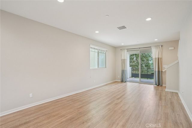 143 Frame, Irvine, CA 92618