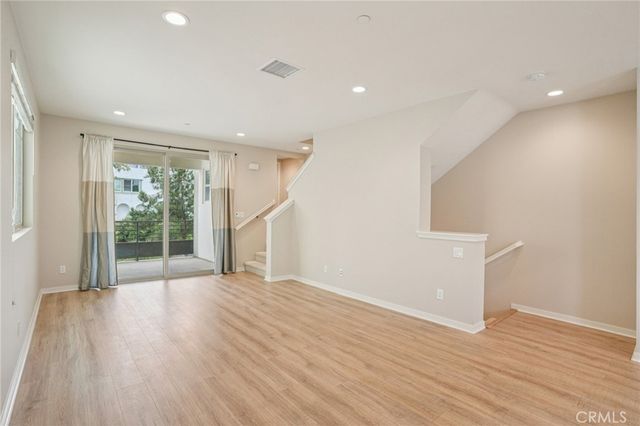 143 Frame, Irvine, CA 92618