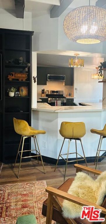 Image 13 of property listing at 8718 Crescent Drive, Los Angeles, CA 90046