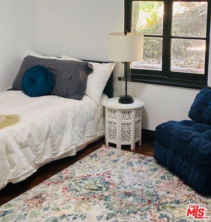 Image 19 of property listing at 8718 Crescent Drive, Los Angeles, CA 90046