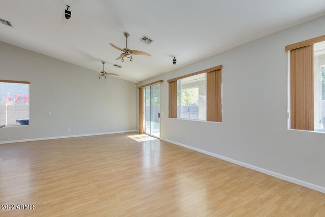 155 E LIBERTY Lane, Gilbert, AZ 85296