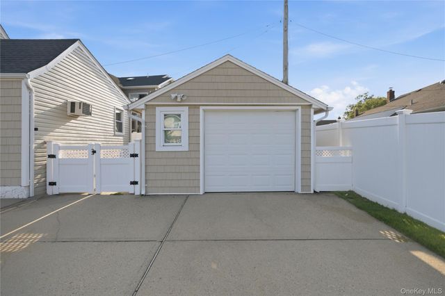 790 Woodside Drive, Wantagh, NY 11793