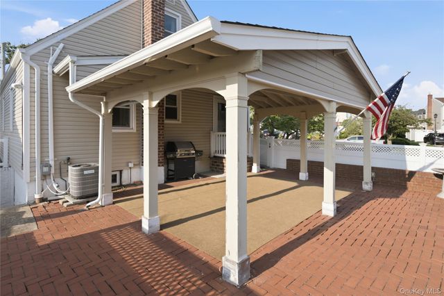 790 Woodside Drive, Wantagh, NY 11793