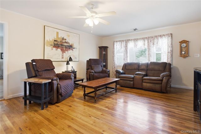 790 Woodside Drive, Wantagh, NY 11793