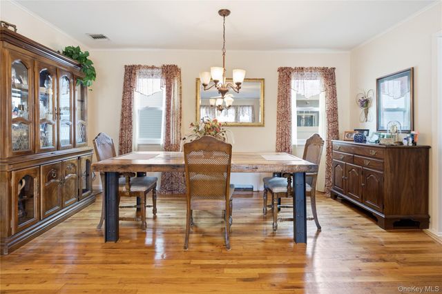 790 Woodside Drive, Wantagh, NY 11793