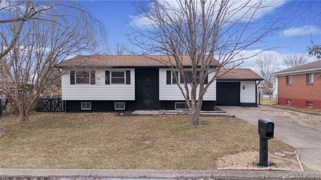 638 Georgian Avenue, Sellersburg, IN 47172