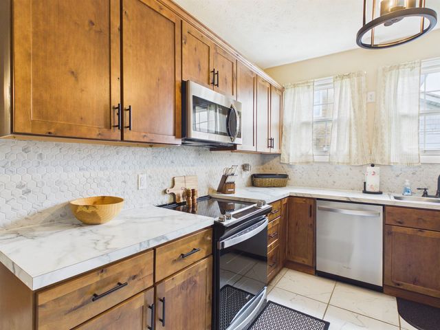 1414 W Main St, Milton, WV 25541