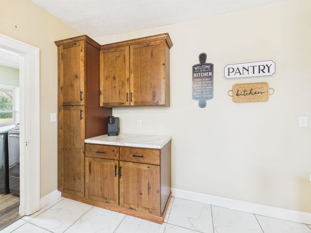1414 W Main St, Milton, WV 25541