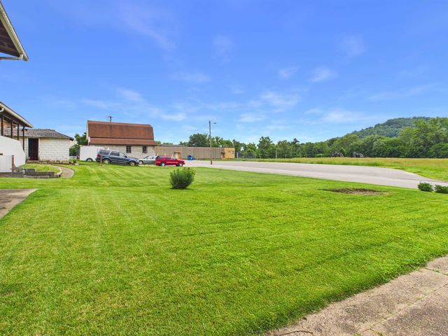 1414 W Main St, Milton, WV 25541