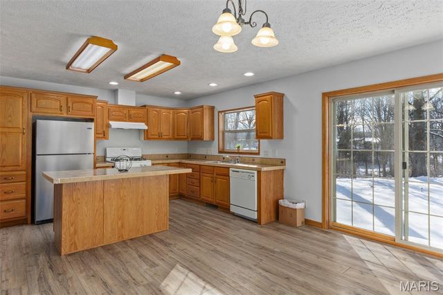 104 Mine Road, Sawyerville, IL 62085