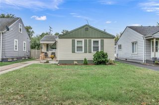 18813 Parkmount, Cleveland, OH 44135