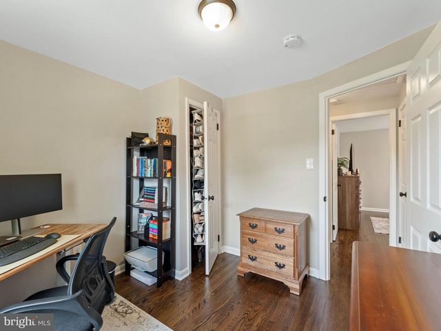 52 LONGWOOD DR, Stratford, NJ 08084