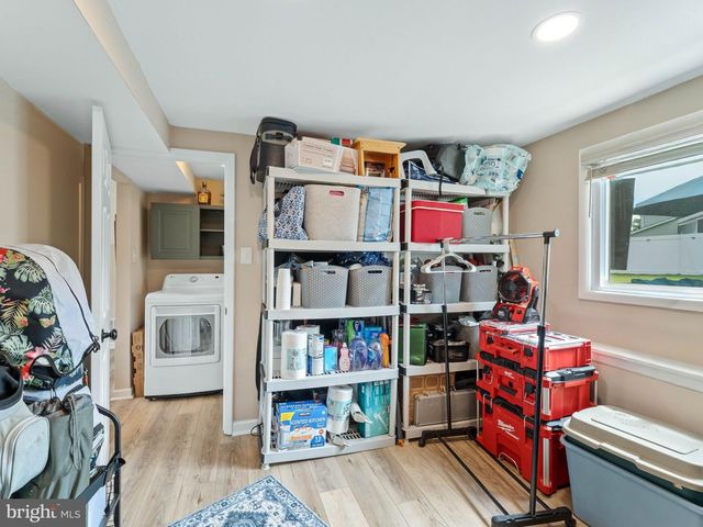 52 LONGWOOD DR, Stratford, NJ 08084
