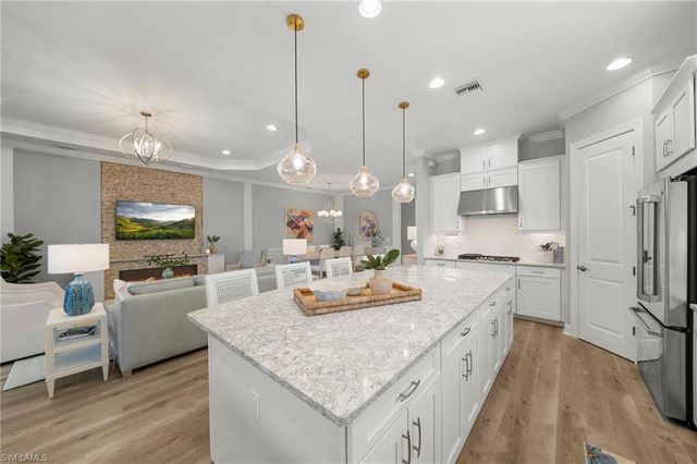 9345 Terresina DR, Naples, FL 34119