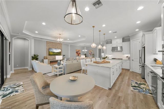 9345 Terresina DR, Naples, FL 34119