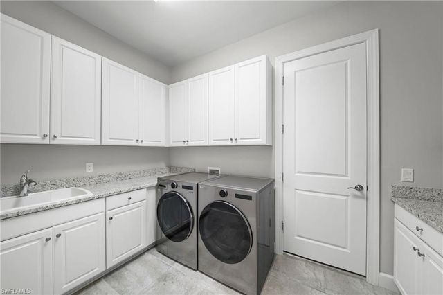 9345 Terresina DR, Naples, FL 34119